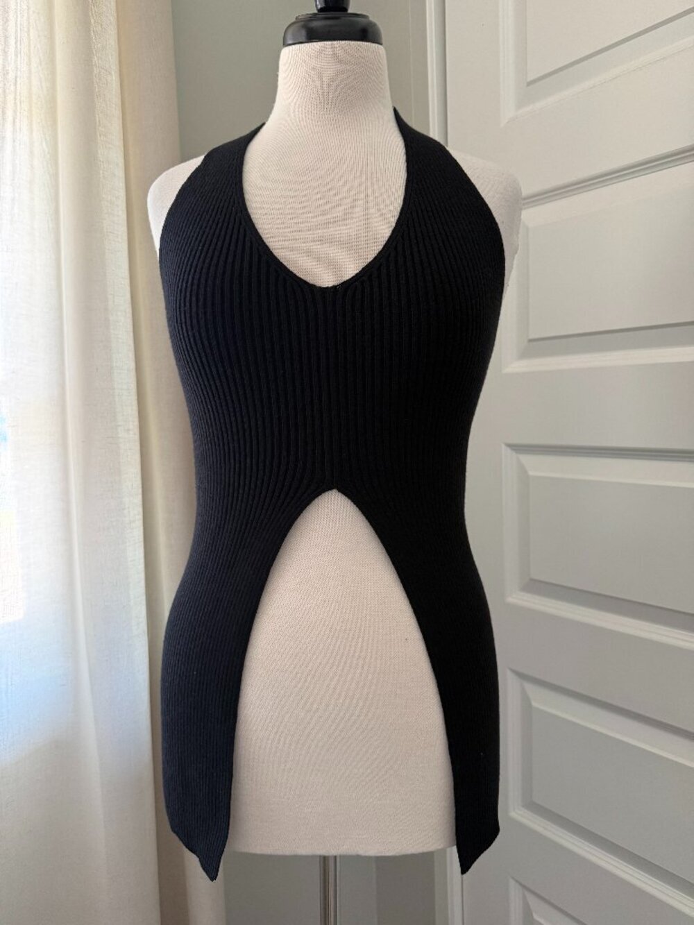 NEW Crescent Split Hem Sleeveless Top : XS